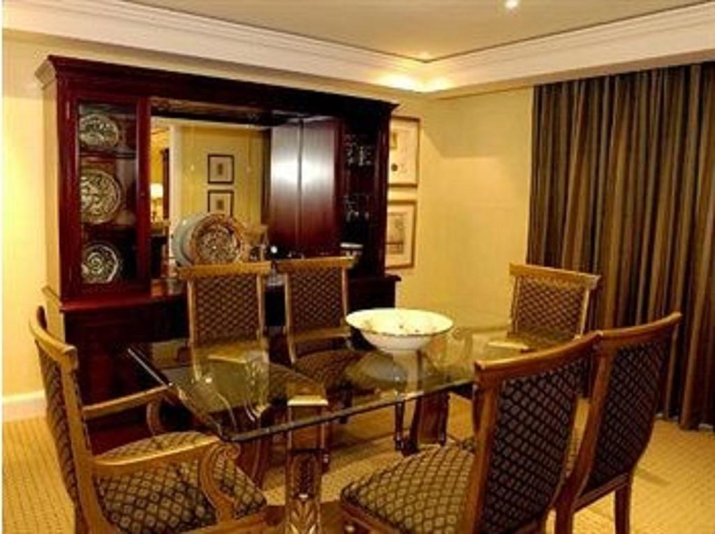 Peermont Walmont At The Grand Palm, Gaborone Hotell Eksteriør bilde
