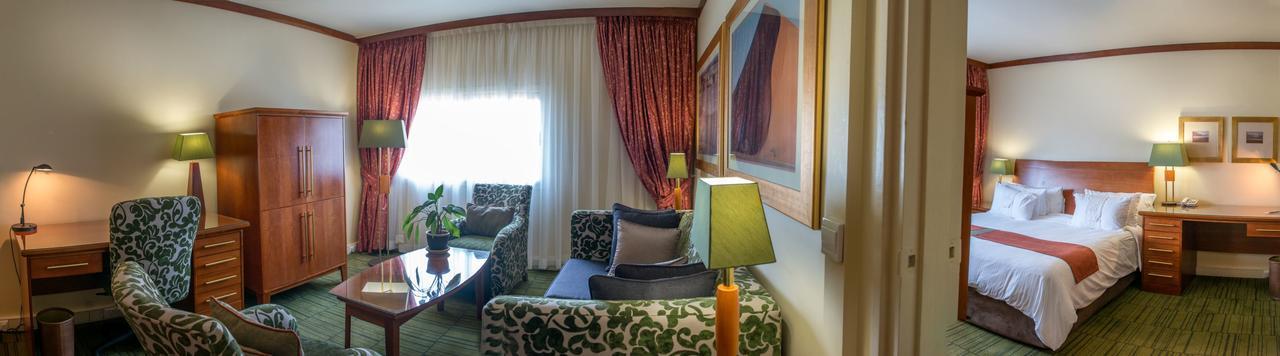 Peermont Walmont At The Grand Palm, Gaborone Hotell Eksteriør bilde